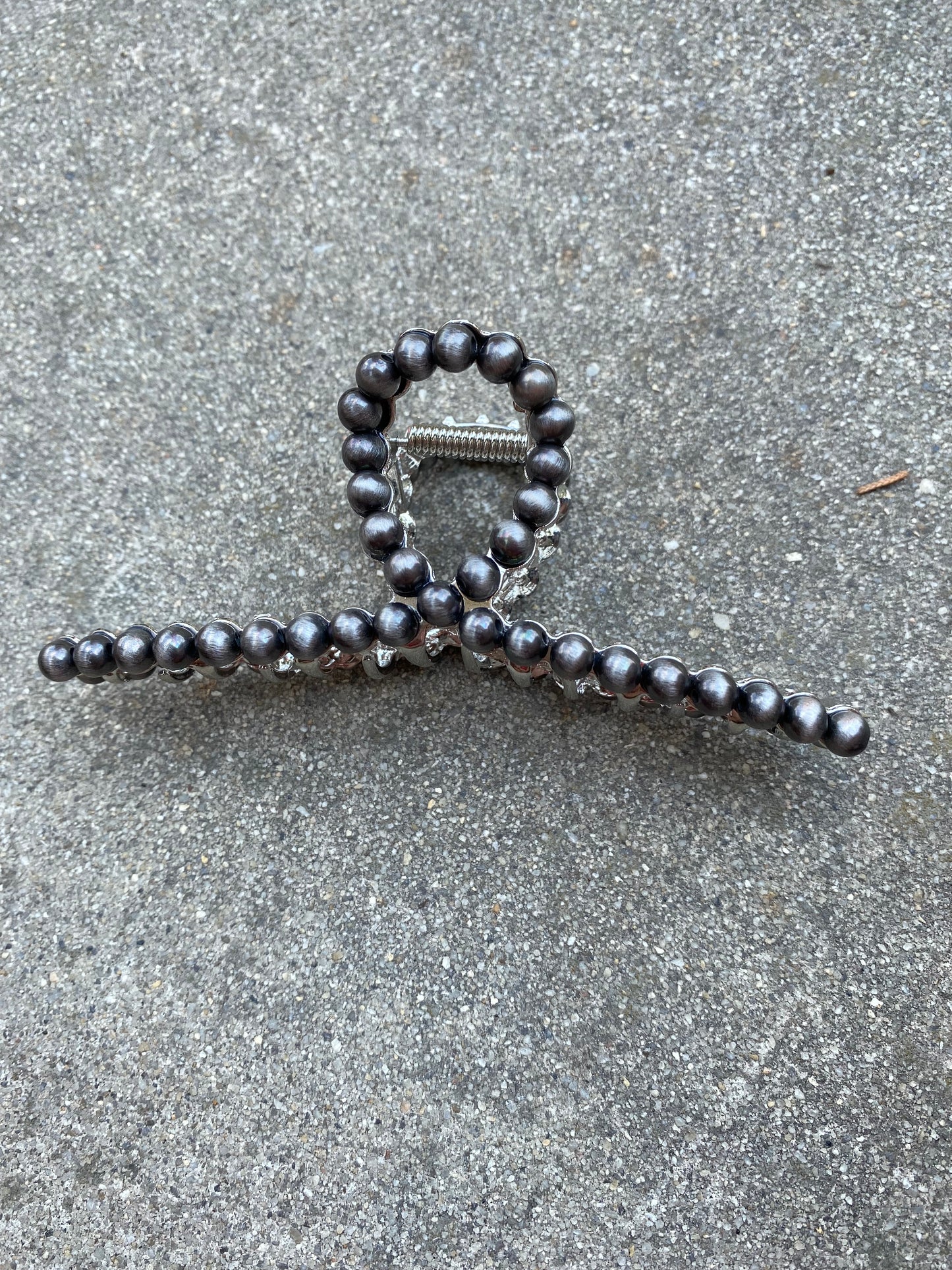 Faux Pearl Claw clip