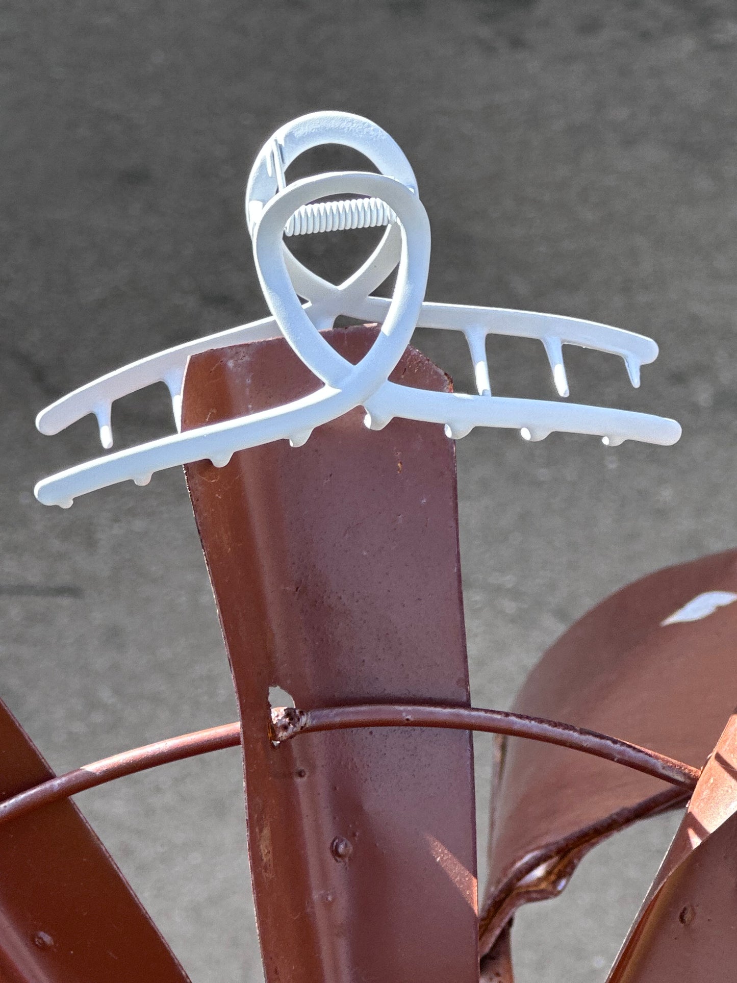 White Metal Claw Clip
