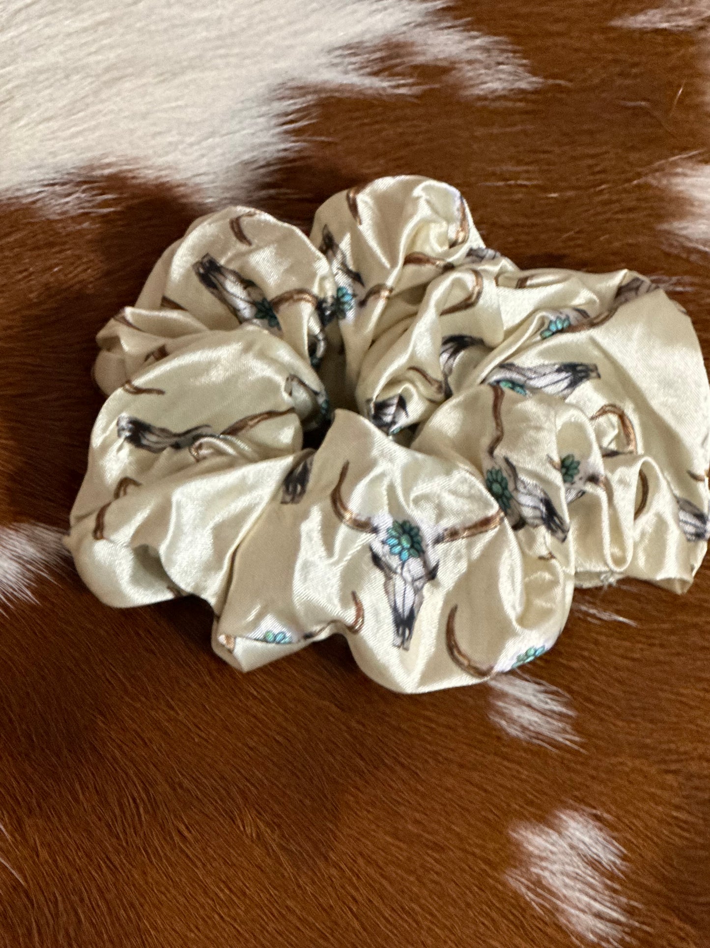 Cream Bullskull scrunchie