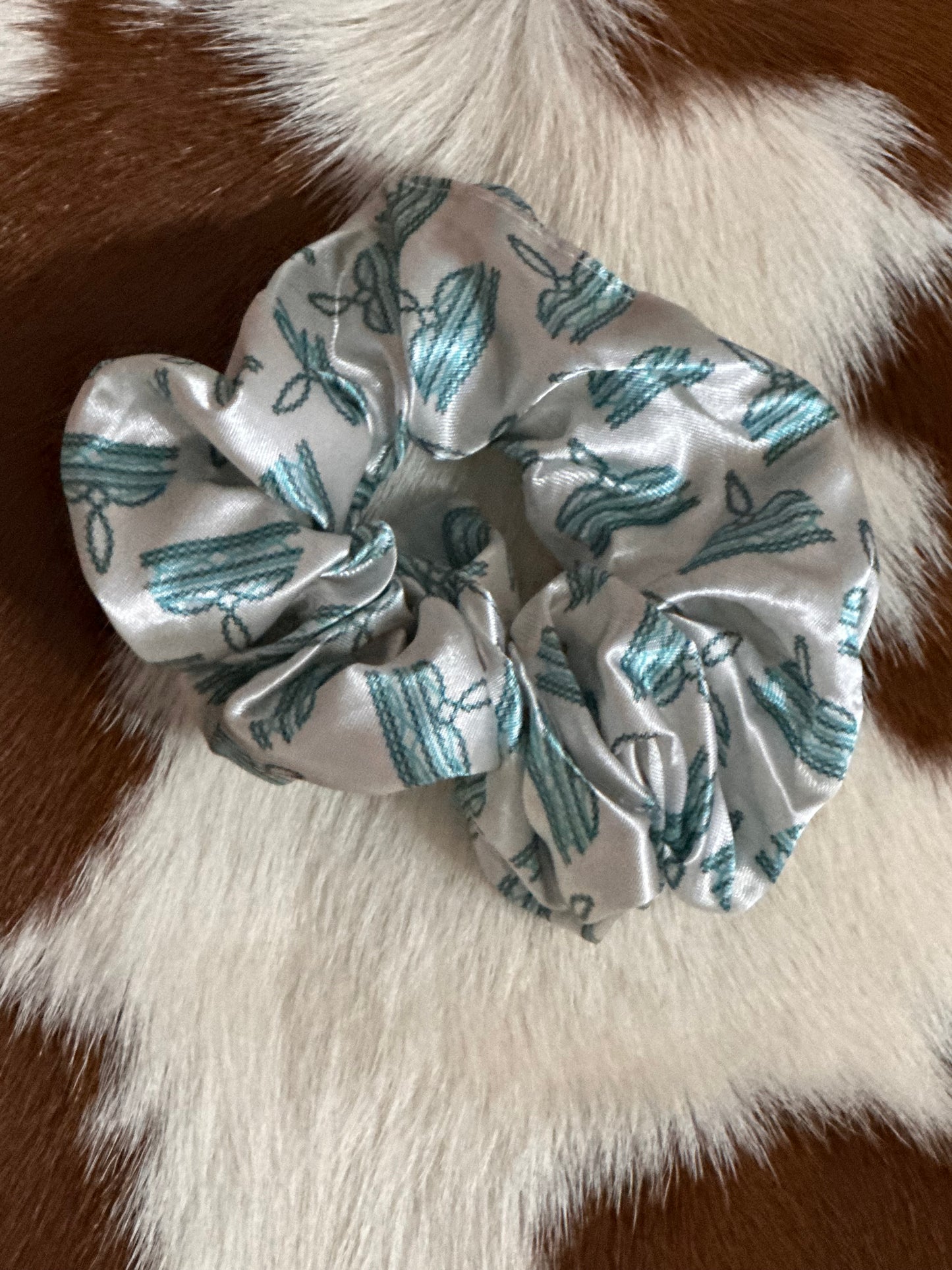 Boot stitch scrunchie