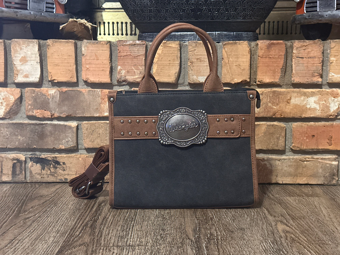 Wrangler buckle tote- black