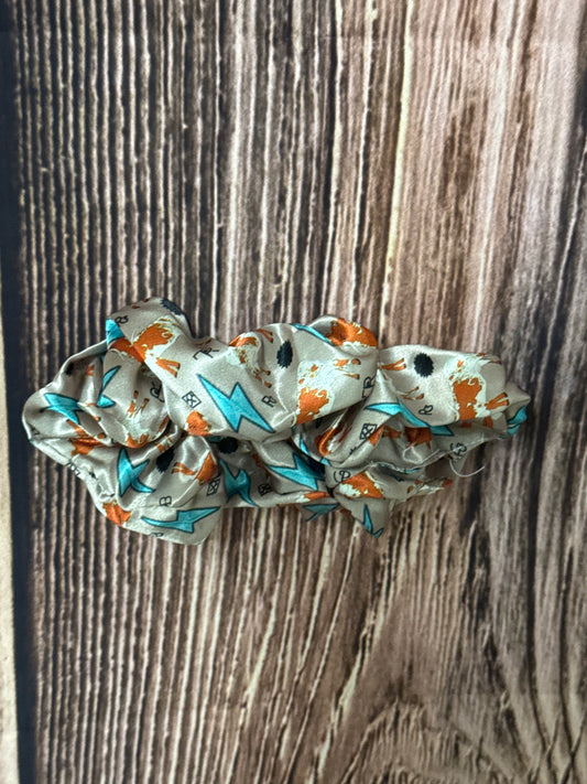 Longhorn scrunchie